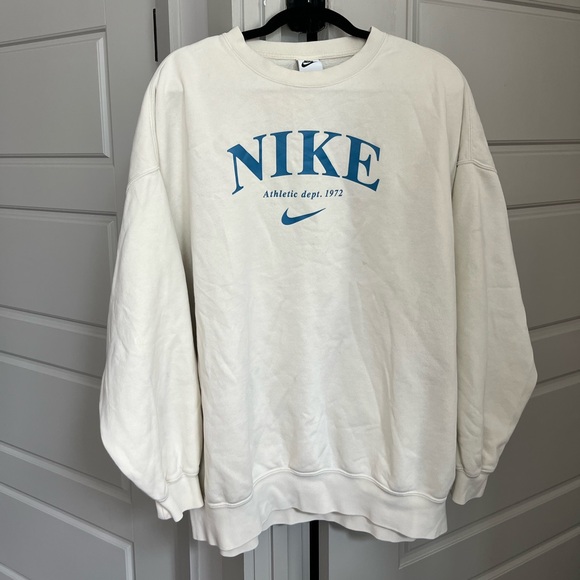 Nike Fleece Crewneck in Coconut Milk - Picture 2 of 6
